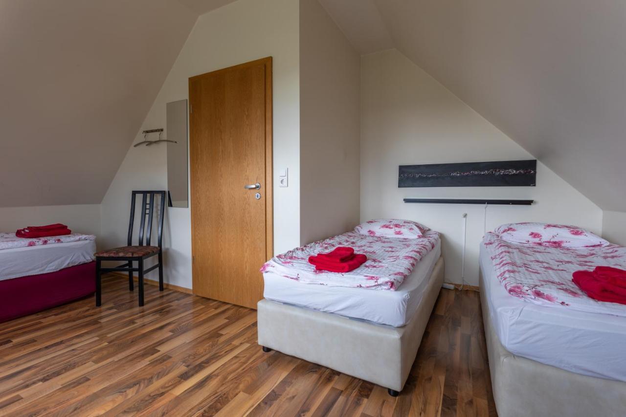 Guesthouse Dalbaer Флудір Екстер'єр фото